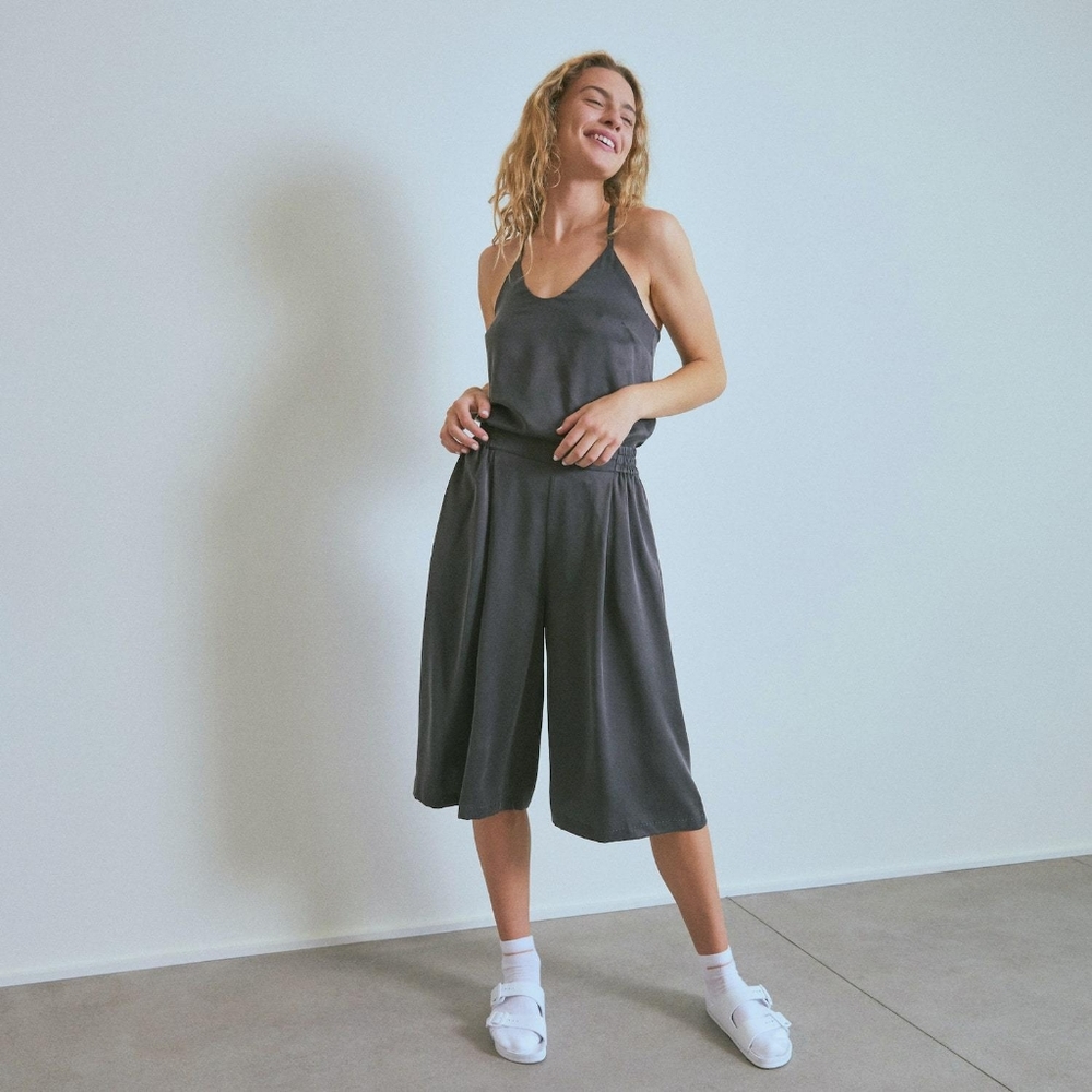 Lunya Gray Washable Silk Wide Leg Crop Pant Set, Size Medium